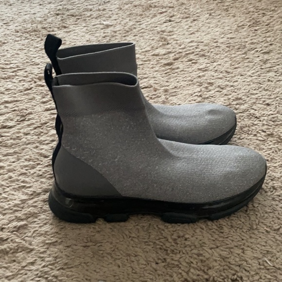 Michael Kors sock sneakers - Picture 2 of 3